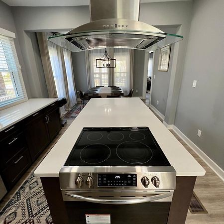 Charming 2Br 2Ba 10 Min Dt Airport By Lsp Homes アトランタ エクステリア 写真