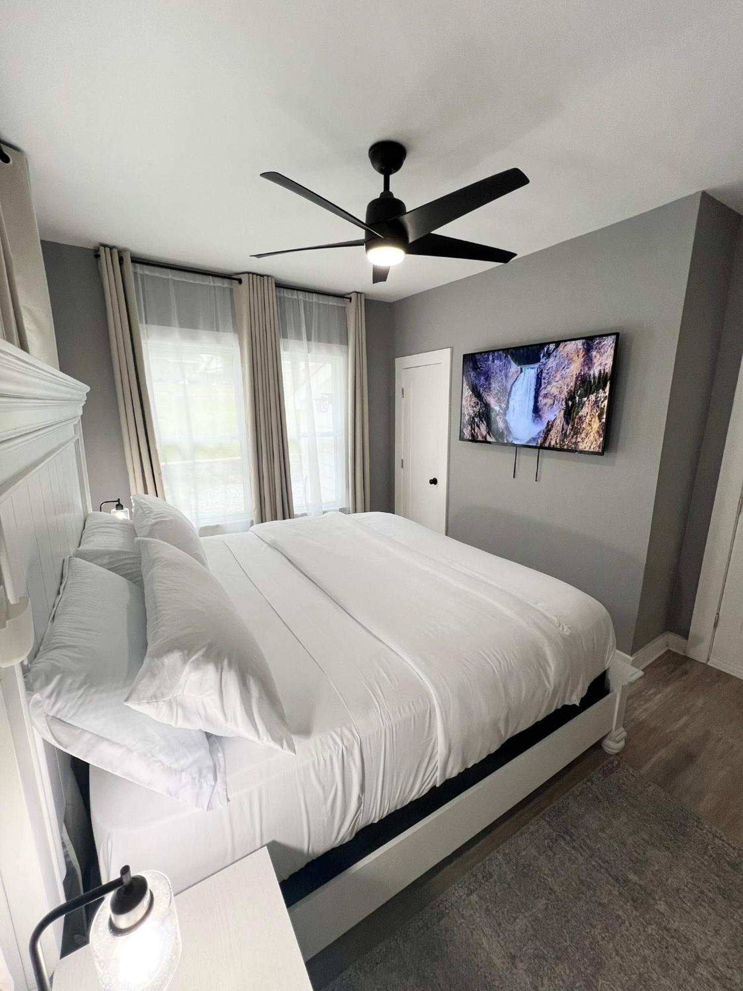 Charming 2Br 2Ba 10 Min Dt Airport By Lsp Homes アトランタ エクステリア 写真