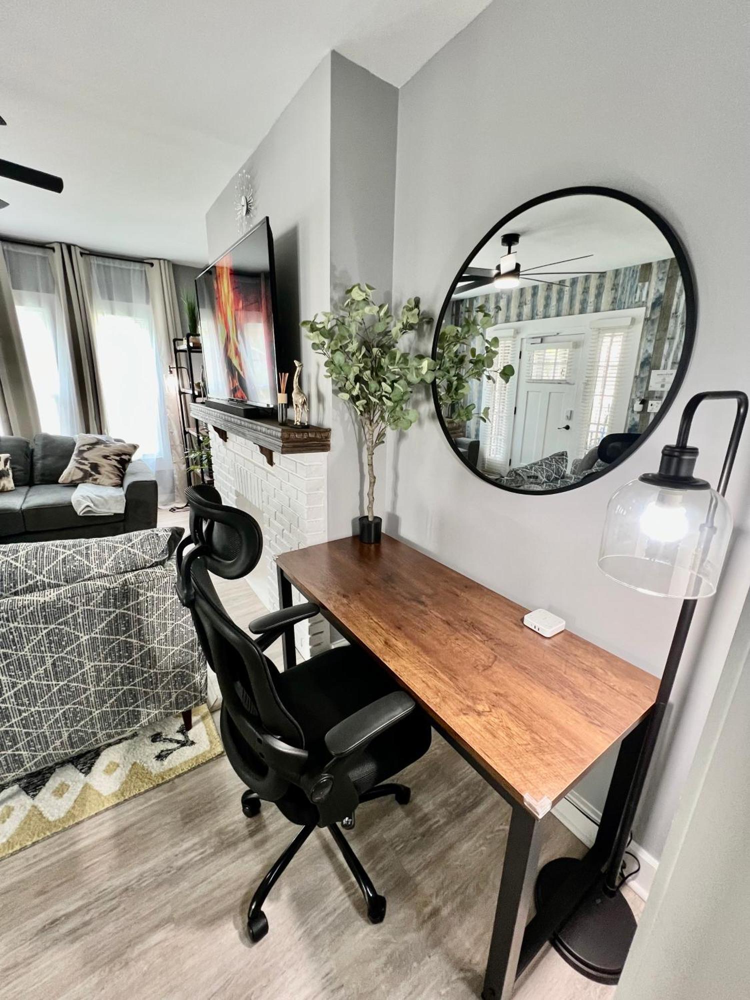 Charming 2Br 2Ba 10 Min Dt Airport By Lsp Homes アトランタ エクステリア 写真