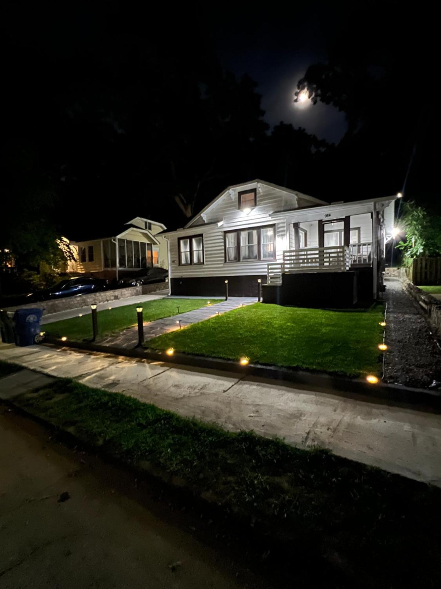 Charming 2Br 2Ba 10 Min Dt Airport By Lsp Homes アトランタ エクステリア 写真