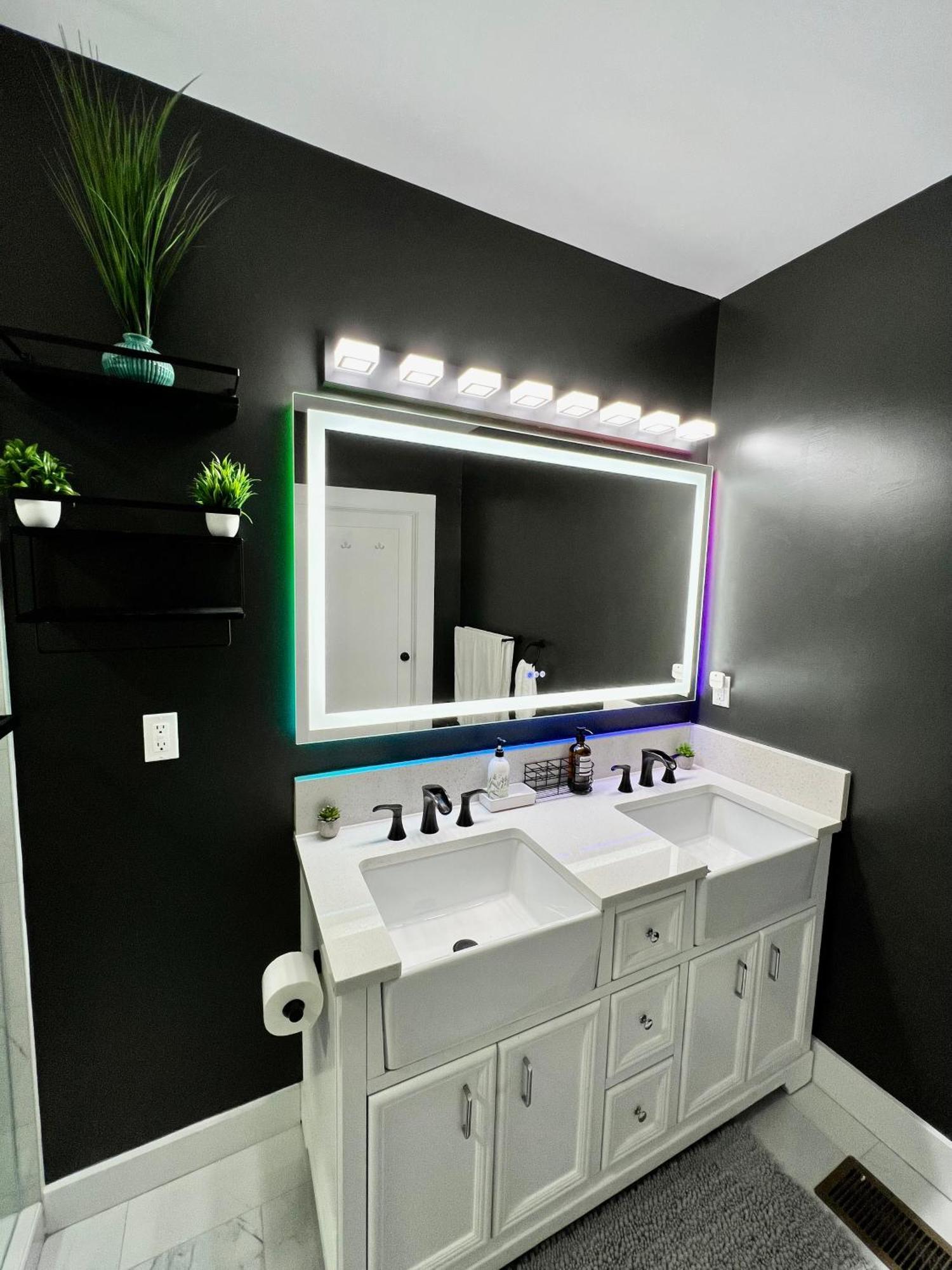Charming 2Br 2Ba 10 Min Dt Airport By Lsp Homes アトランタ エクステリア 写真
