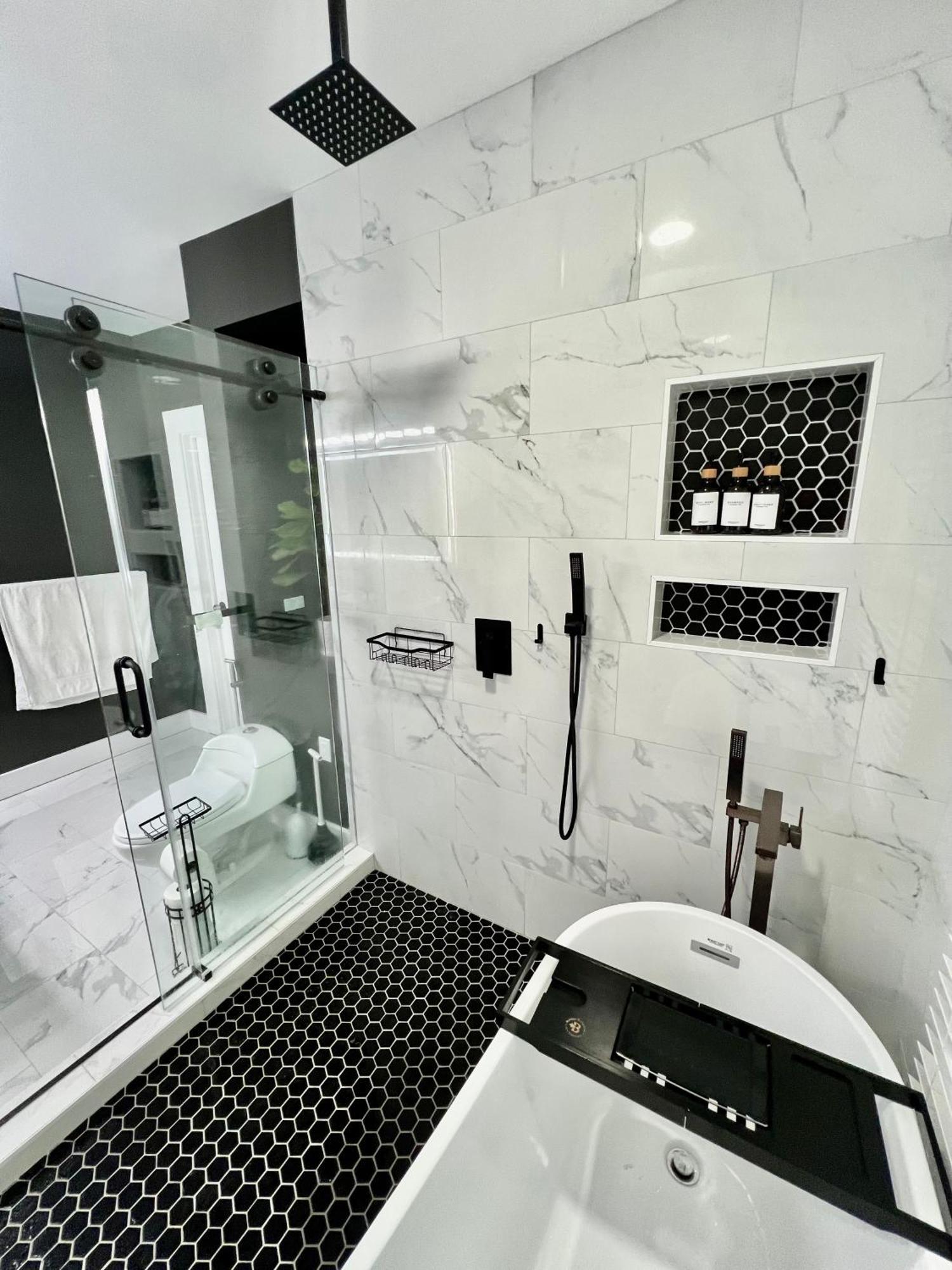 Charming 2Br 2Ba 10 Min Dt Airport By Lsp Homes アトランタ エクステリア 写真